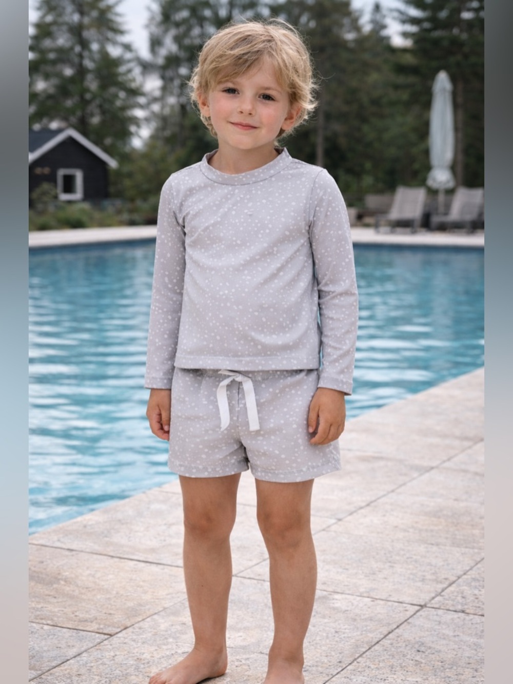 Imagine Perry sz 2T Two-Piece Rash Guard Set in Light Gray with White Spots